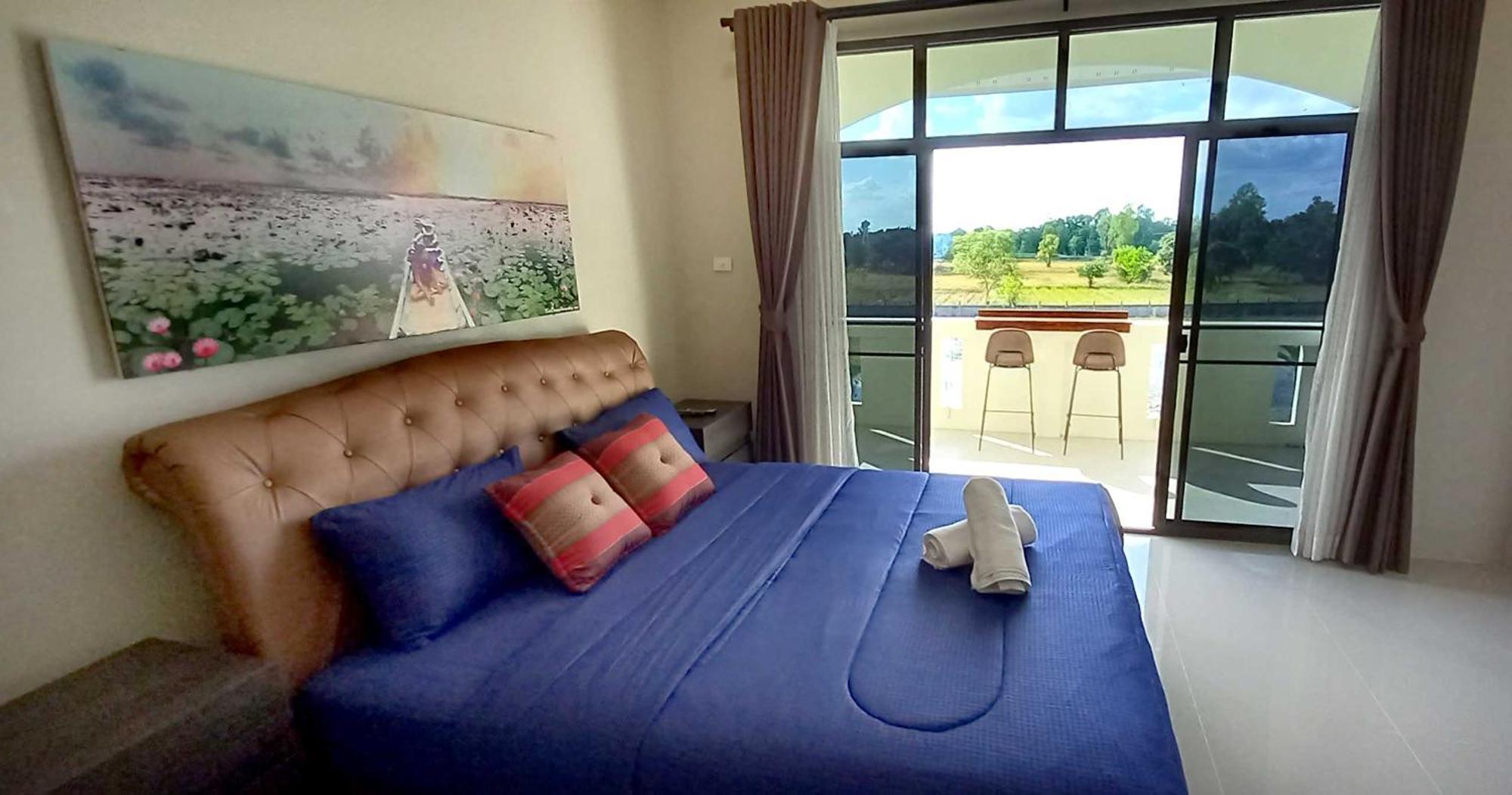 Kumphawapi Bua Daeng Homestay Resort מראה חיצוני תמונה