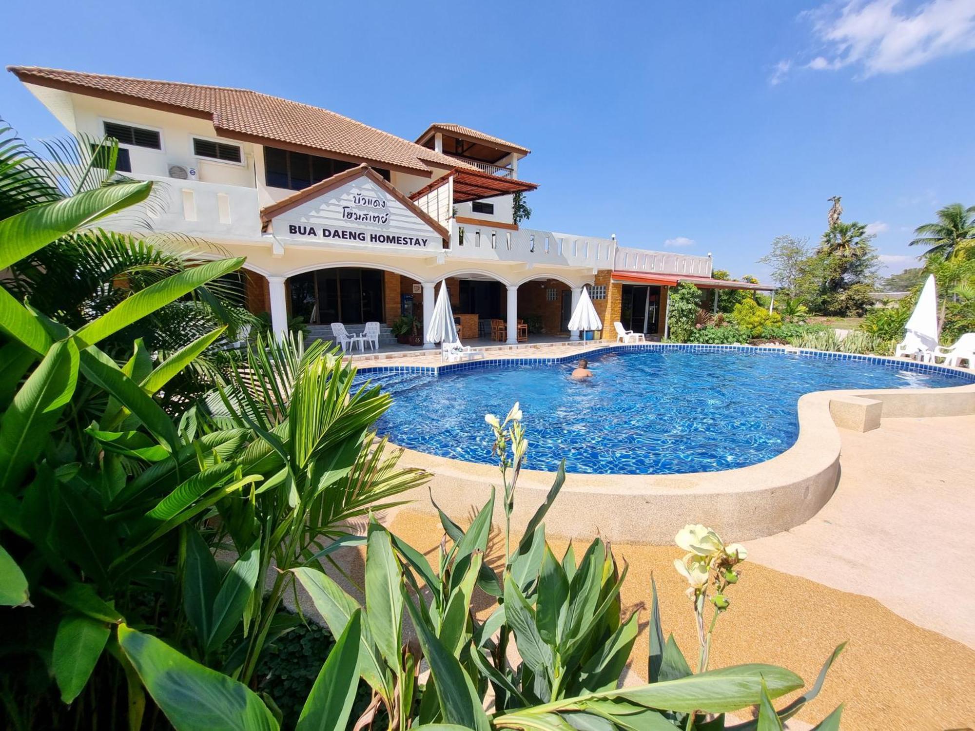 Kumphawapi Bua Daeng Homestay Resort מראה חיצוני תמונה