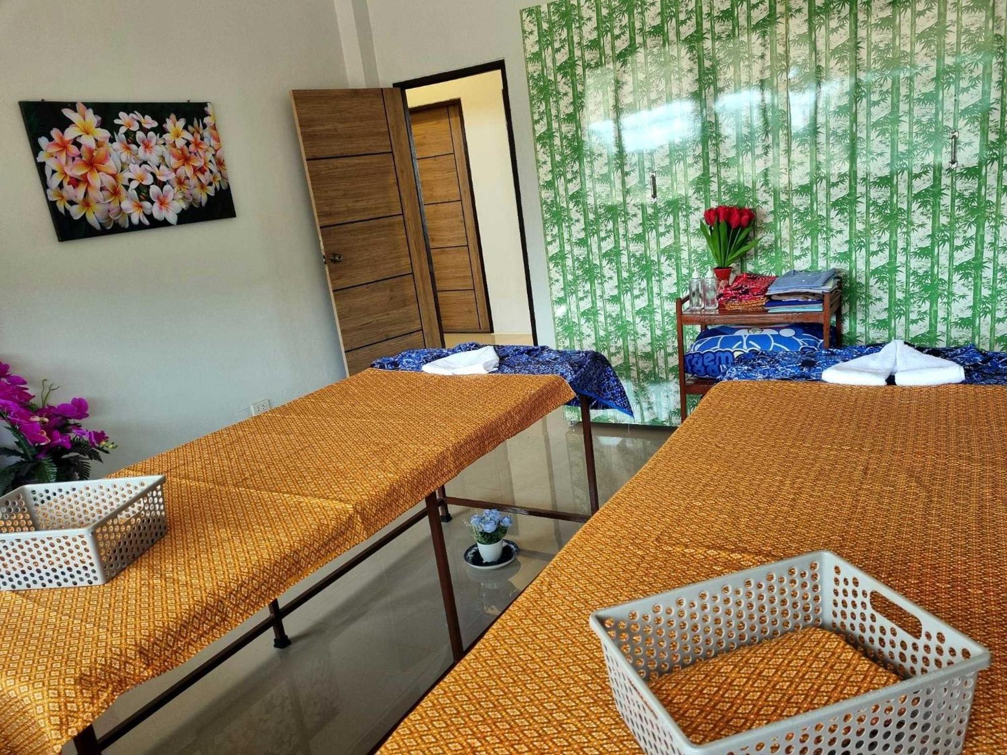 Kumphawapi Bua Daeng Homestay Resort מראה חיצוני תמונה