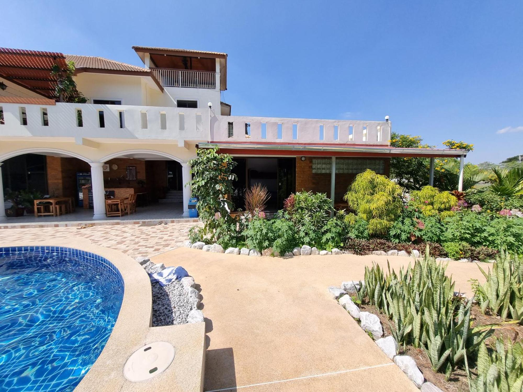 Kumphawapi Bua Daeng Homestay Resort מראה חיצוני תמונה