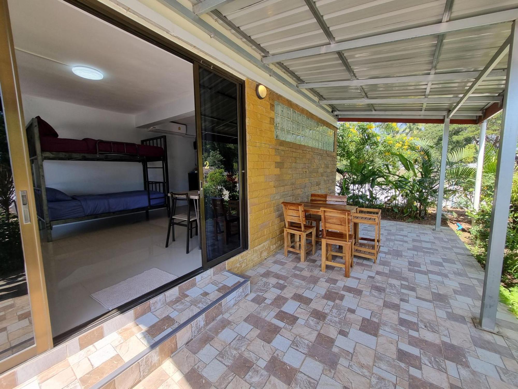 Kumphawapi Bua Daeng Homestay Resort מראה חיצוני תמונה