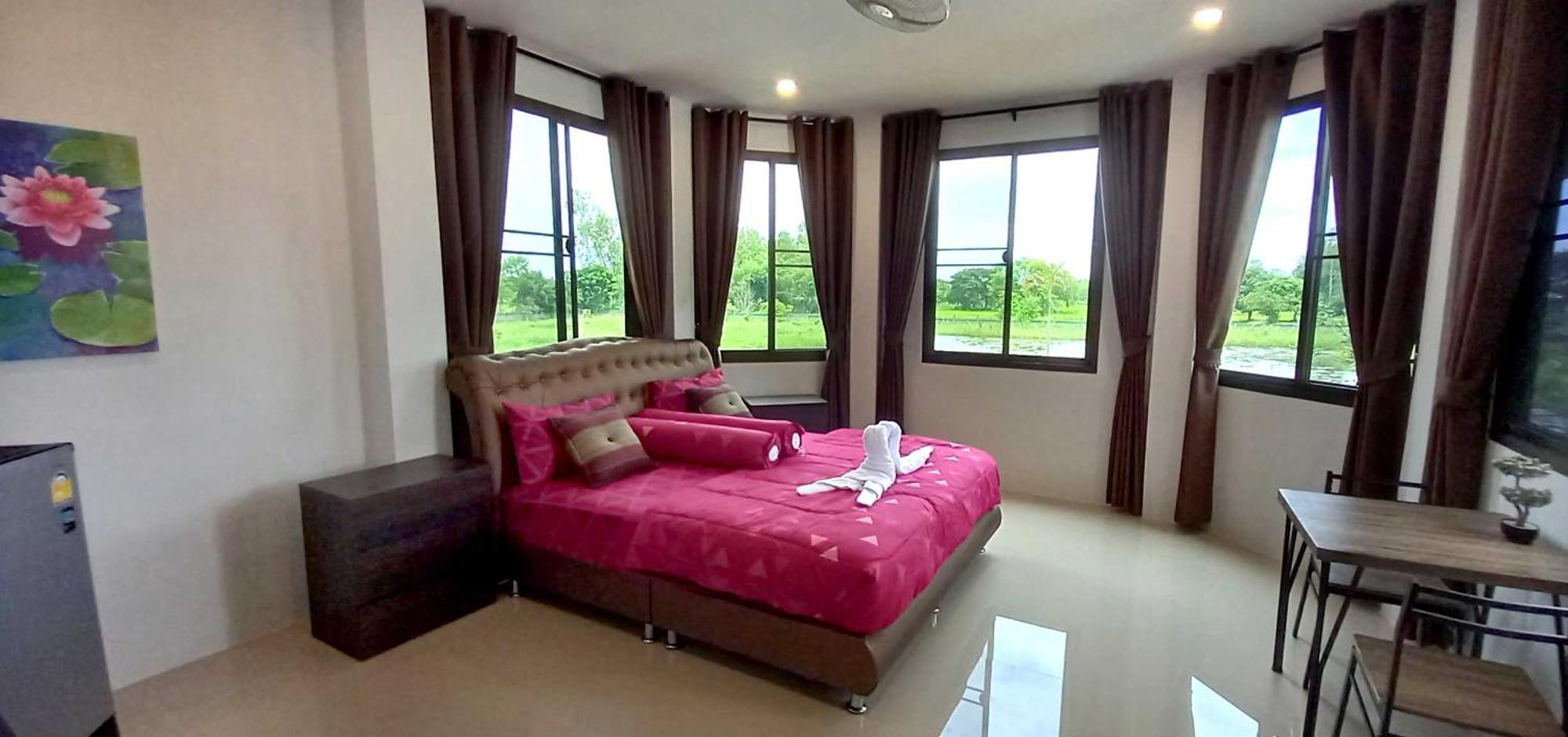 Kumphawapi Bua Daeng Homestay Resort מראה חיצוני תמונה